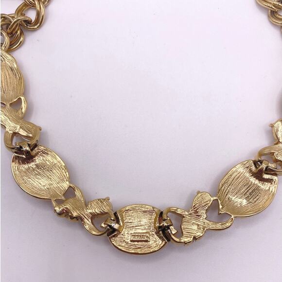 Trifari Vintage Necklace With Soft Pink Lucite Cabochons Stones - Picture 5 of 6